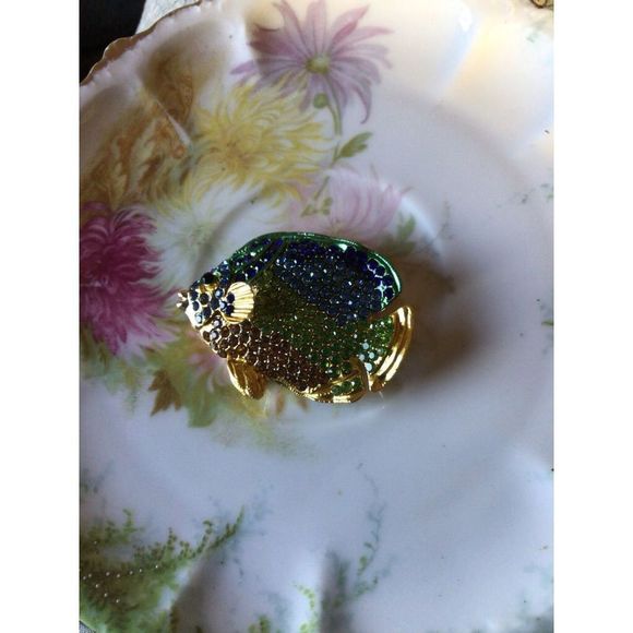 NWT Rhinestone Fish Brooch Pin 2” Gold Multi Color Rhinestone Fish - Picture 7 of 16